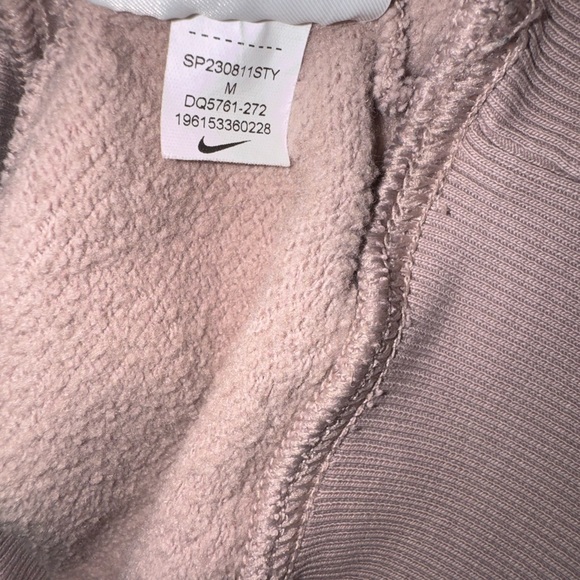 Women’s Nike Sportswear Phoenix Fleece Over-Oversized Crew Neck Sweatshirt - Picture 5 of 6